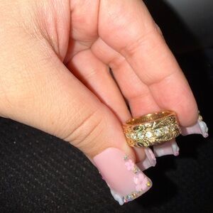 Elegant Gold Women's Ring